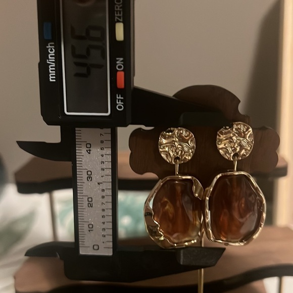 Millard-Inspired Coffee Vintage Gold Earrings - Picture 6 of 8